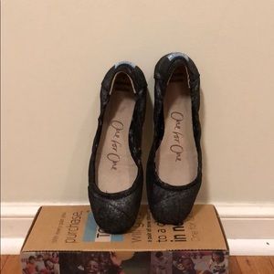 TOMS ballet flats